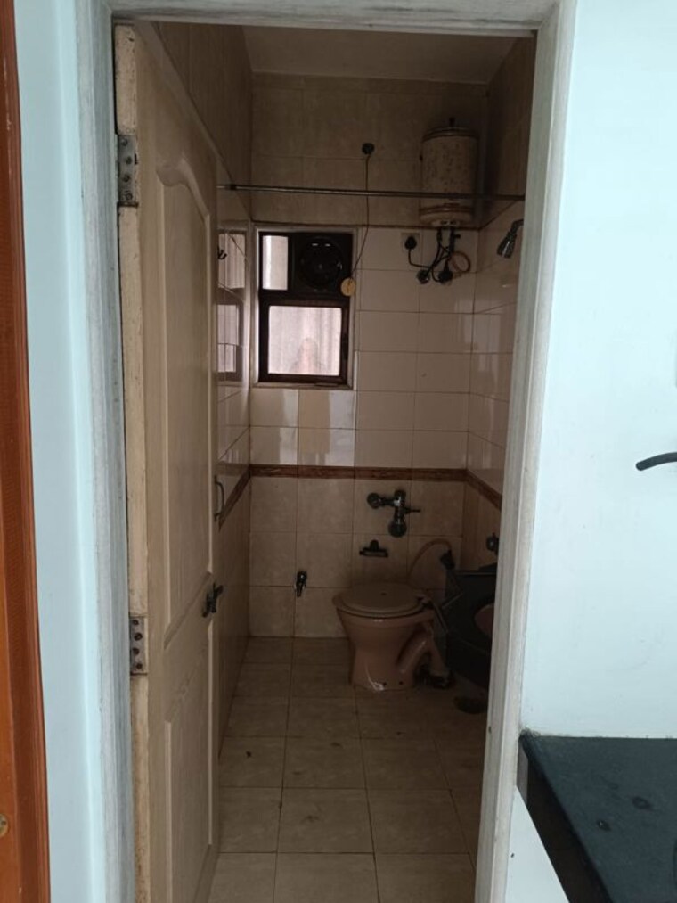 Bathroom, meera-tower 3 Bedroom 1400 Sq.Ft. Apartment In Andheri West Mumbai 10622789