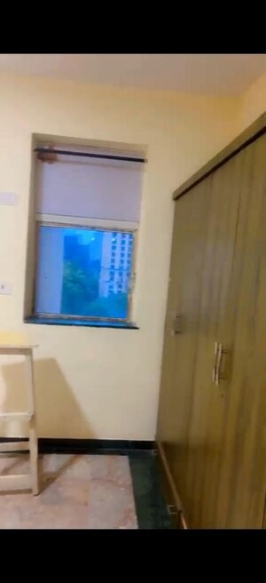 Furnished Amenities in 2 BHK Apartment at Hiranandani Meadows, Manpada – for Rent