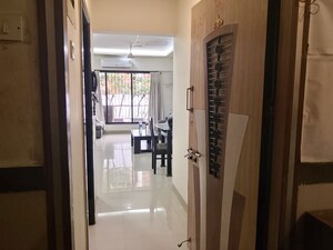 Room in 2 BHK Apartment at Windsor Tower, Andheri West – for Rent