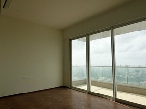 Room in 3 BHK Apartment at Omkar Alta Monte, Malad East – for Rent