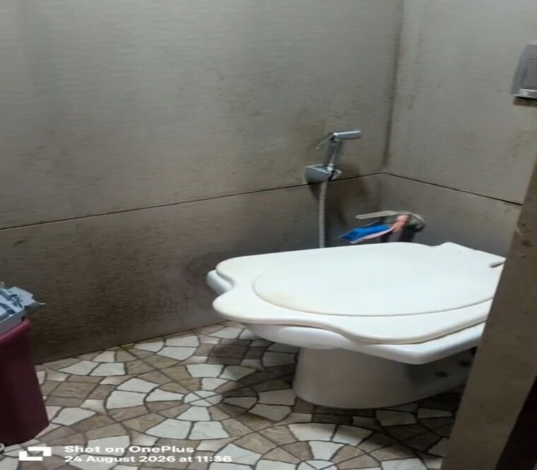 Bathroom, parel 2 Bedroom 850 Sq.Ft. Apartment In Parel Mumbai 10623044
