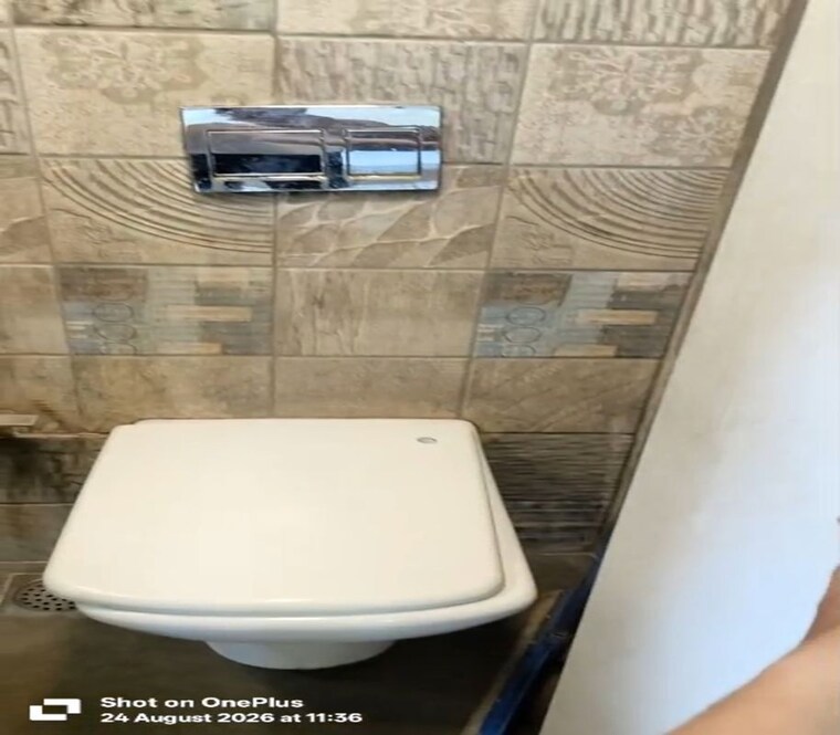 Bathroom, parel 2 Bedroom 850 Sq.Ft. Apartment In Parel Mumbai 10623044