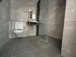 Bathroom in 4 BHK Apartment at Rustomjee Crown, Prabhadevi – for Rent