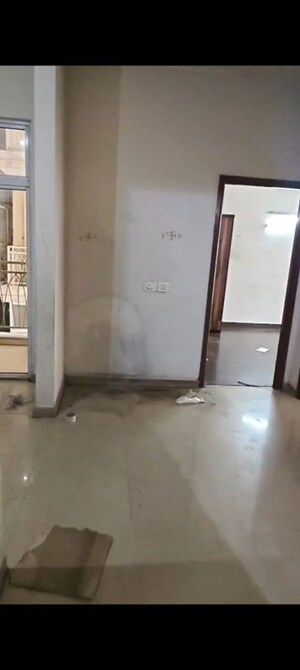 Room in  Apartment at Mahagun My Woods, Sector 16c Greater Noida – for Rent