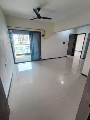Room in 2 BHK Apartment at Malpani Vivanta, Balewadi – for Rent