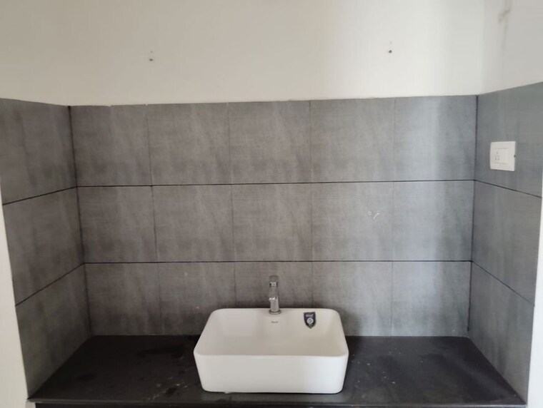 Bathroom, sharada-alliance-akashparv 3 Bedroom 1500 Sq.Ft. Apartment In Bavdhan Pune 10623071