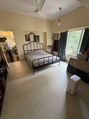 Bedroom in 3 BHK Apartment at Bandra West – for Rent