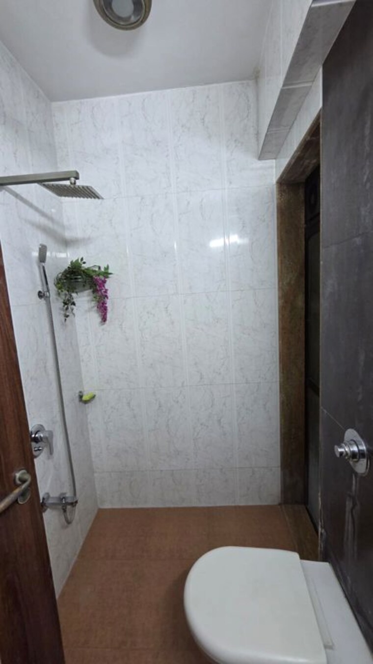 Bathroom, ghp-neptune-suncity 3 Bedroom 1100 Sq.Ft. Apartment In Vikhroli West Mumbai 10623090