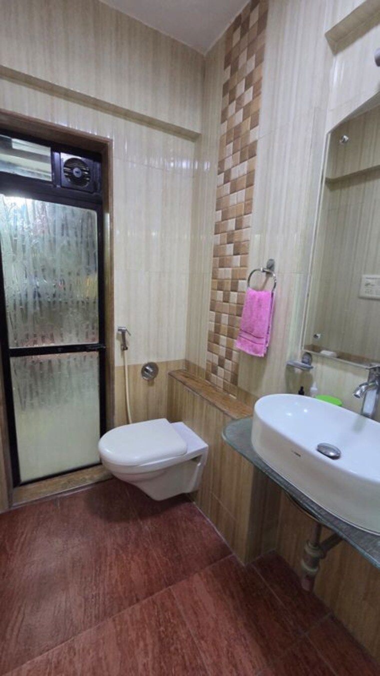 Bathroom, ghp-neptune-suncity 3 Bedroom 1100 Sq.Ft. Apartment In Vikhroli West Mumbai 10623090