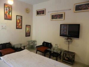 Living Room in 1 RK Independent House at Sector 14 – for Rent