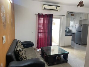 2 BHK Apartment For Rent in Paramount Floraville, Sector 137