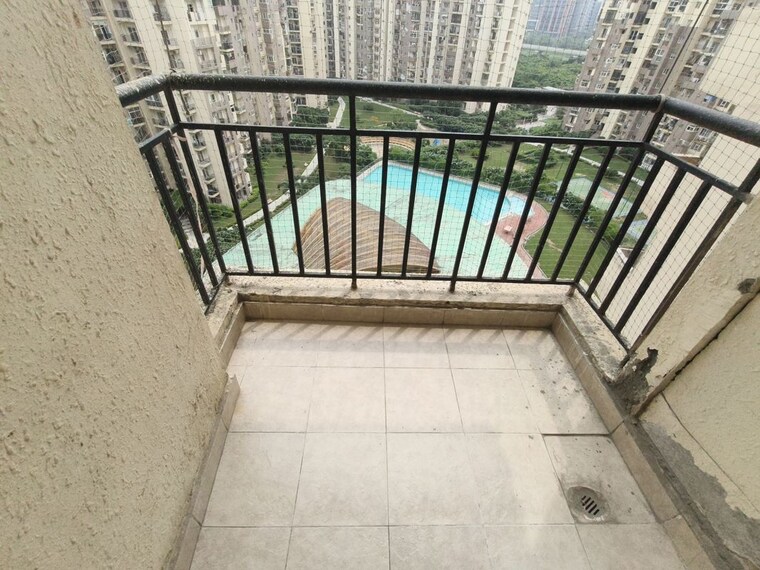 Balcony, paramount-floraville 2 Bedroom 1045 Sq.Ft. Apartment In Sector 137 Noida 10623109