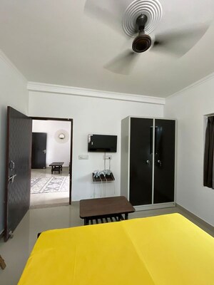 Team Area in 1 RK Independent House at Sector 14 – for Rent