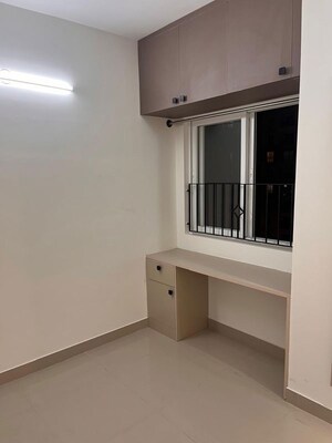 Room in 2 BHK Apartment at Prestige Finsbury Park Hyde, Bagaluru – for Rent