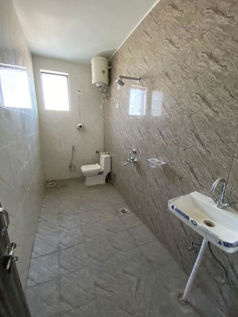 Bathroom, sector 14 1 RK 357 Sq.Ft. Independent House In Sector 14 Gurgaon 10623132