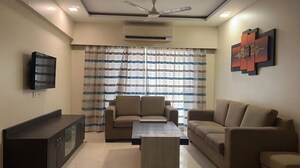 4 BHK Apartment For Rent in Santacruz West