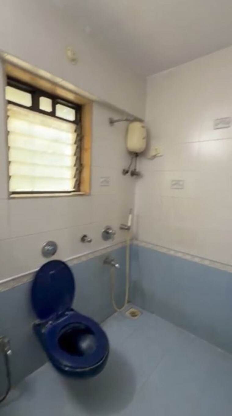 Bathroom, chembur 2 Bedroom 975 Sq.Ft. Apartment In Chembur Mumbai 10623099