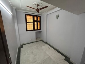 Room in 3 BHK Builder Floor at Saket – for Rent