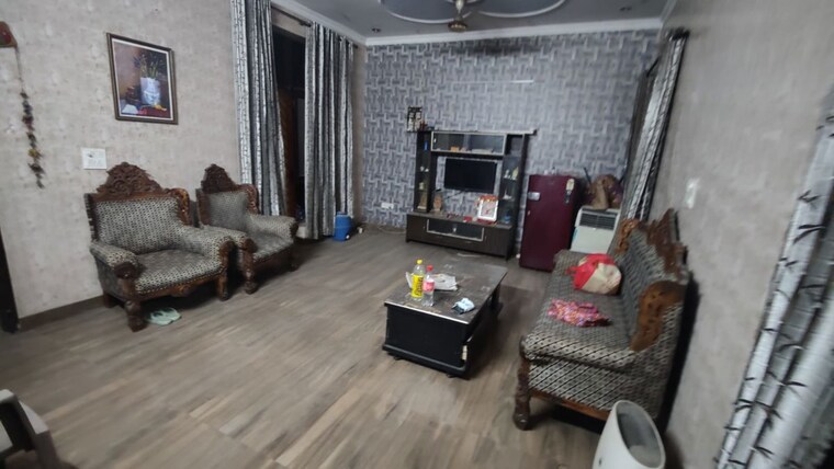 Living Room, spring-field 3.5 Bedroom 200 Sq.Yd. Builder Floor In Sector 31 Faridabad 10623138