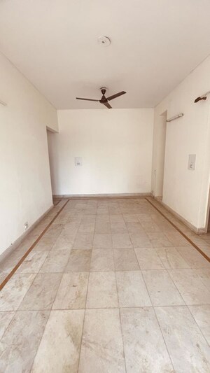 1 BHK Builder Floor For Rent in Sector 22