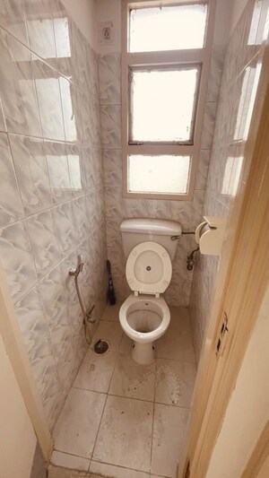 Bathroom in 1 BHK Builder Floor at Sector 22 – for Rent