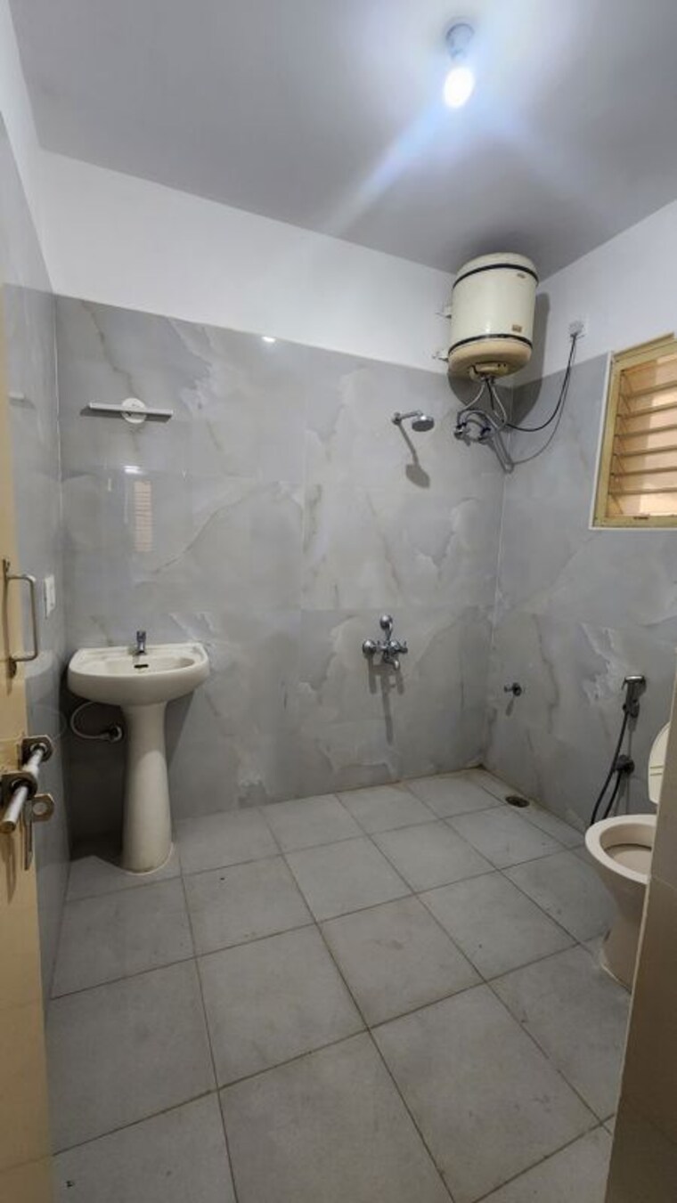 Bathroom, indiranagar 2 Bedroom 1100 Sq.Ft. Apartment In Indiranagar Bangalore 10623151