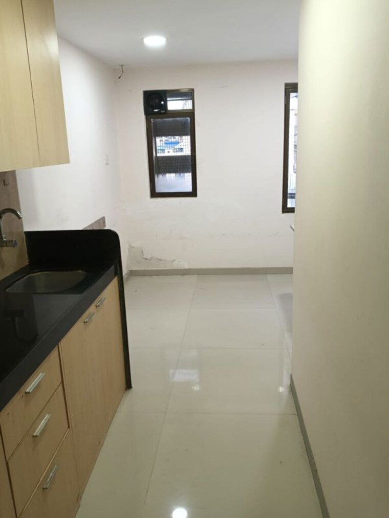 Bathroom, chembur Commercial Office Space 2300 Sq.Ft. In Chembur Mumbai 10623145