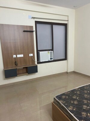 Room in 1 BHK Independent House at Sector 14 – for Rent