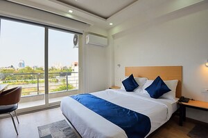 1 BHK Independent House For Rent in Sector 14