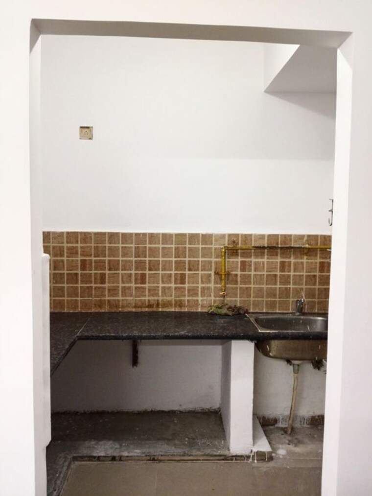 Bathroom, mahagun-my-woods 2 Bedroom 960 Sq.Ft. Apartment In Sector 16c Greater Noida Greater Noida 10623085