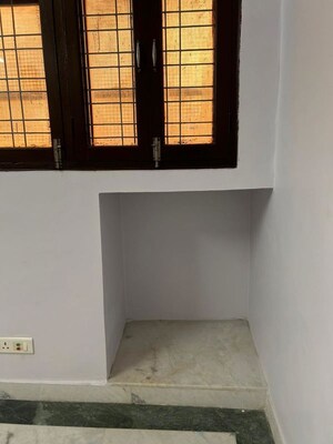 Room in 3 BHK Apartment at Saket – for Rent