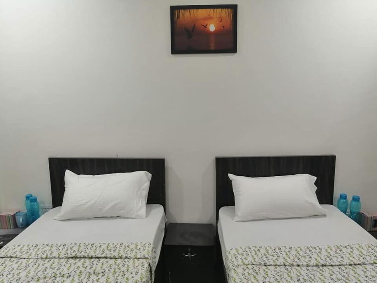 Bedroom, sector 14 1 Bedroom 902 Sq.Ft. Independent House In Sector 14 Gurgaon 10623201