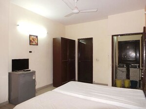 Room in 1 BHK Independent House at Sector 14 – for Rent
