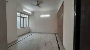 Room in 2 BHK Builder Floor at Sector 21 – for Rent