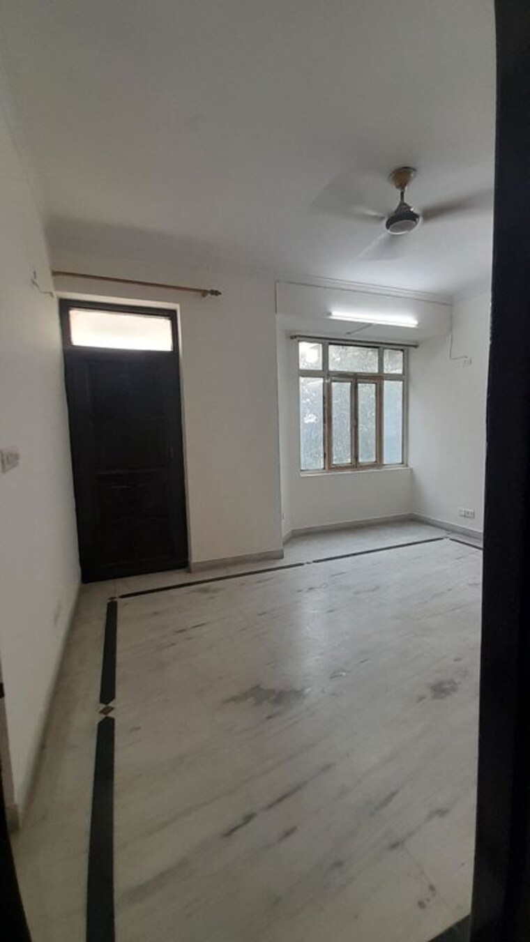 Room, sector 21 2 Bedroom 1250 Sq.Ft. Builder Floor In Sector 21 Gurgaon 10623166