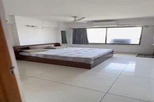 Bedroom in 3 BHK Apartment at 42 Parkview, Science City – for Rent