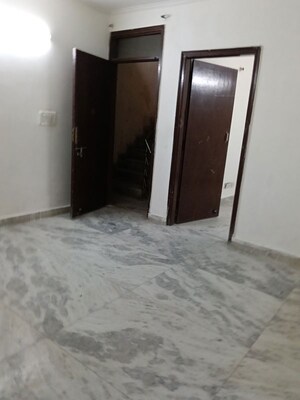 Room in 2 BHK Builder Floor at Saket – for Rent