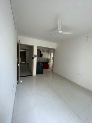 Room in 2.5 BHK Apartment at Godrej Park Greens, Mamurdi – for Rent