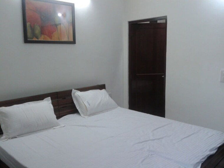 Bedroom, sector 14 1 Bedroom 789 Sq.Ft. Independent House In Sector 14 Gurgaon 10623214