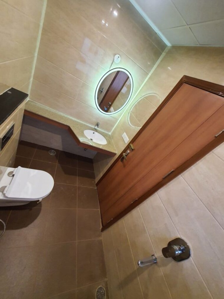 Bathroom, sector 14 1 Bedroom 789 Sq.Ft. Independent House In Sector 14 Gurgaon 10623214