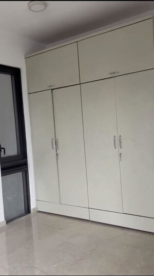 Furnished Amenities in 2 BHK Apartment at Lodha The Park, Worli – for Rent