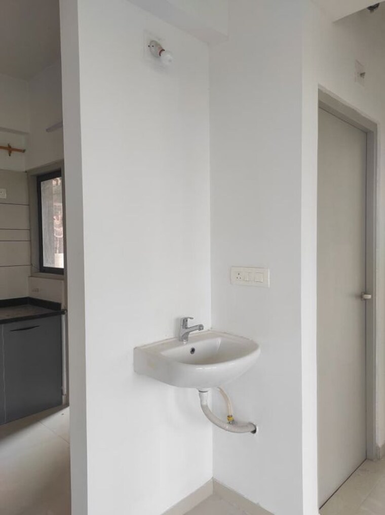 Bathroom, vasant nagar 2 Bedroom 1500 Sq.Ft. Apartment In Vasant Nagar Ahmedabad 10623267