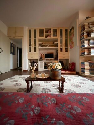 Bedroom in 3.5 BHK Villa at Versova – for Sale