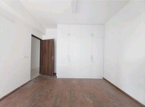 Room in 4 BHK Builder Floor at DLF Club Arcade, Sector 91 – for Rent