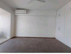 Room in 4 BHK Builder Floor at DLF Club Arcade, Sector 91 – for Rent