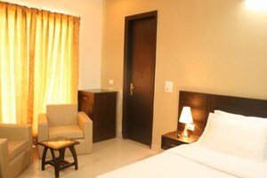 Living Room in 1 BHK Independent House at Sector 14 – for Rent