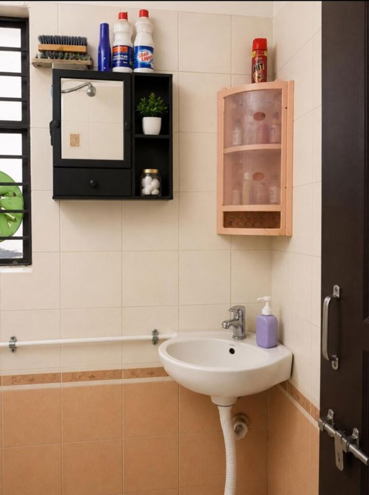 Bathroom, sarala-roses 2 Bedroom 1050 Sq.Ft. Apartment In Baner Pune 10623321