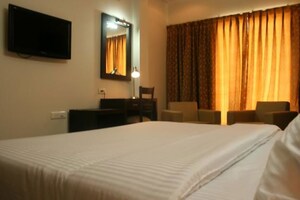 1 BHK Independent House For Rent in Sector 14