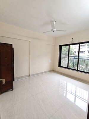 Room in 2 BHK Apartment at Modispaces Valley View, Borivali West – for Rent