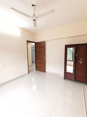 Room in 2 BHK Apartment at Modispaces Valley View, Borivali West – for Rent